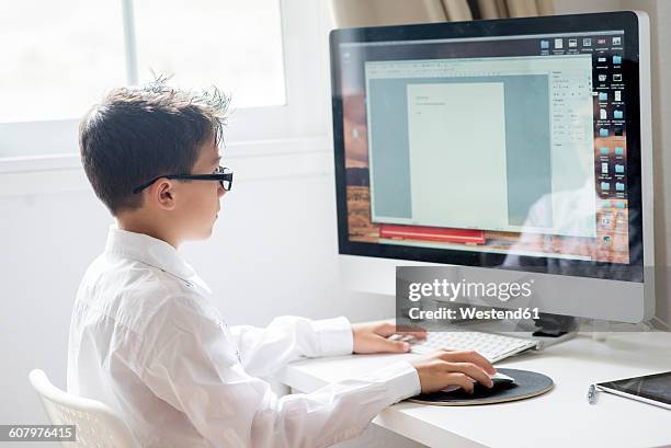 Kids Computer Mouse Photos and Premium High Res Pictures - Getty Images
