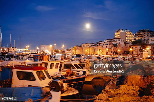 greece, crete, harbour of iraklion - herakleion stockfoto's en -beelden