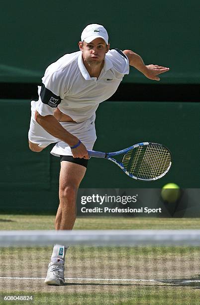Andy Roderick Serving 2,704 Andy Roddick Serve Stock Photos, High-Res Pictures, and Images ...