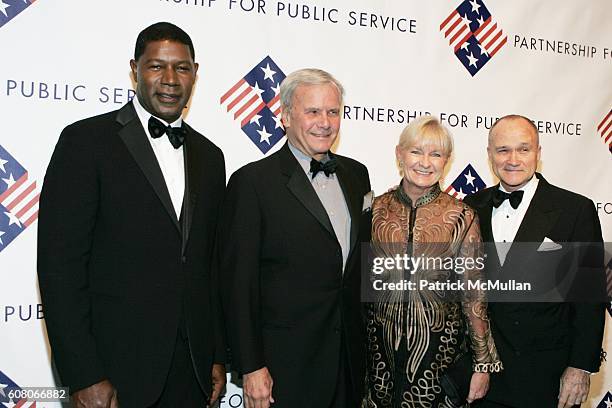Dennis Haysbert, Tom Brokaw, Veronica Kelly and Ray Kelly attend The Partnership for Public Service Gala Honors Senator Joseph Lieberman and Dennis...