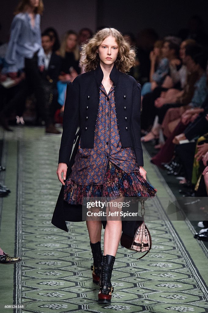 Burberry - Runway - LFW September 2016