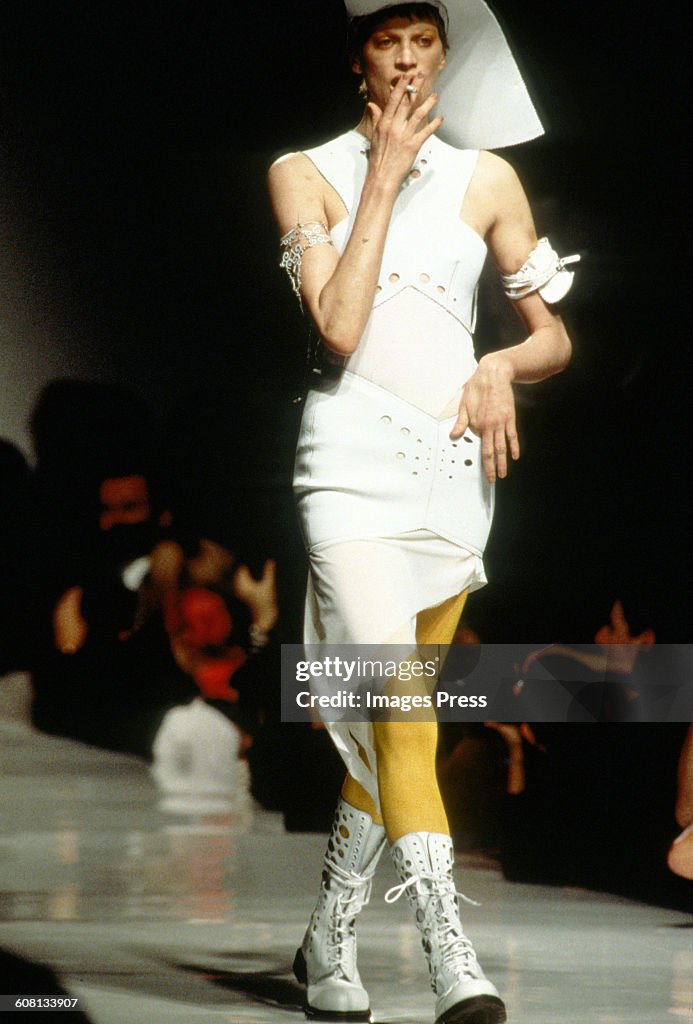 Kristen McMenamy on the runway circa the 1990s. News Photo - Getty Images