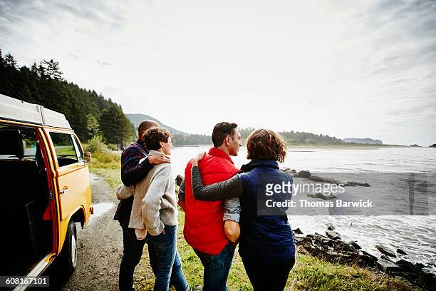 group of friends on road trip together - great american group stock pictures, royalty-free photos & images