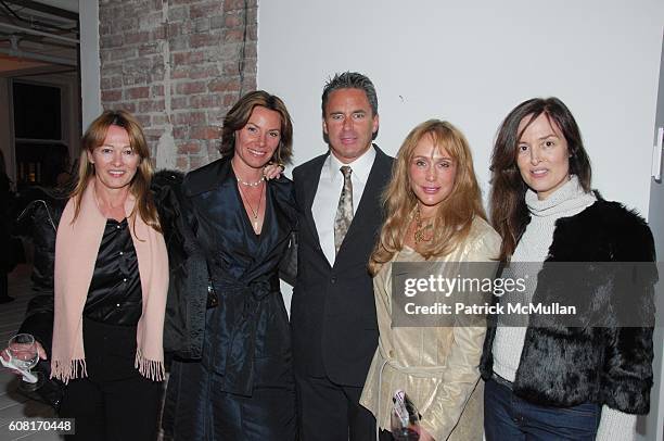 Kimberly DuRoss, Countess Luann deLesseps, Campion Platt, Patty Raynes and Maria Snyder attend JIM THOMPSON and ARCHITECTURAL DIGEST hosts the launch...