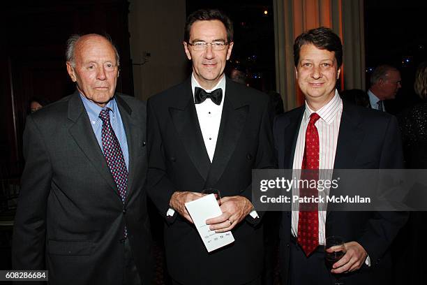 Ward Chamberlain, Stephen Segaller and Neal Shapiro attend THIRTEEN and WLIW 21 Annual Gala Salute at Gotham Hall on April 30, 2007 in New York City.