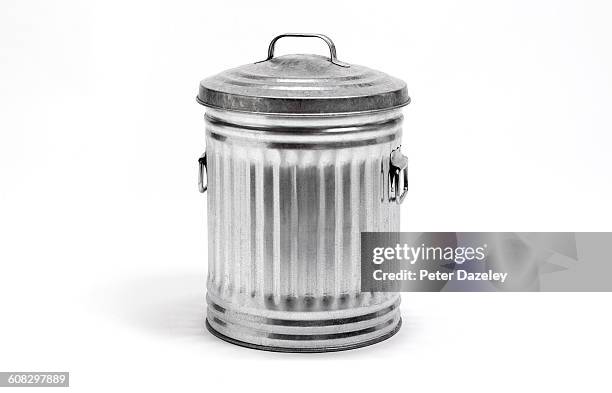 metal dustbin lid on - vuilnisbak stockfoto's en -beelden