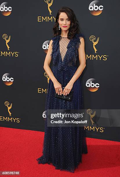 Actress Abigail Spencer arrives at the 68th Annual Primetime Emmy Awards at Microsoft Theater on September 18, 2016 in Los Angeles, California.