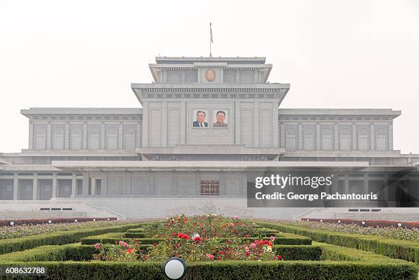 kumsusan palace of the sun, pyongyang, north korea - coreia do norte imagens e fotografias de stock
