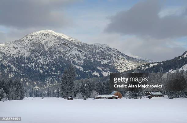 methow valley farm in winter - methow valley stock pictures, royalty-free photos & images