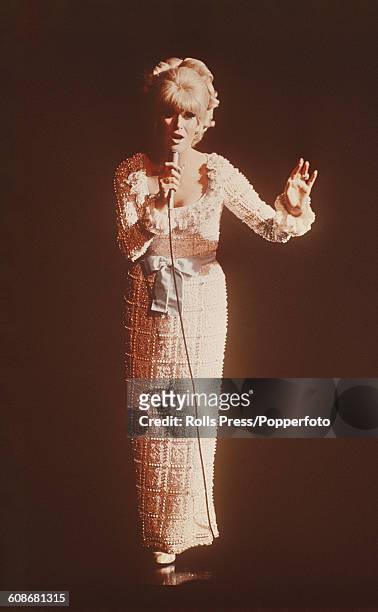 English singer Dusty Springfield performs in concert in November 1968.