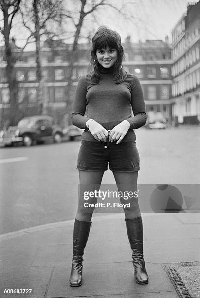 American singer Linda Ronstadt in London, UK, 26th January 1971.