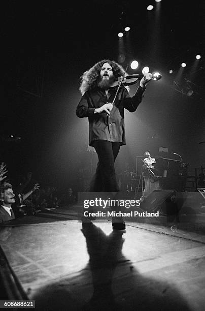 Violinist Robby Steinhardt performing with American rock group Kansas, 1977.