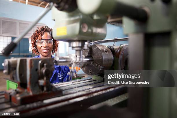 Toolmaker Apprentice Toolmaker Photos and Premium High Res Pictures - Getty Images