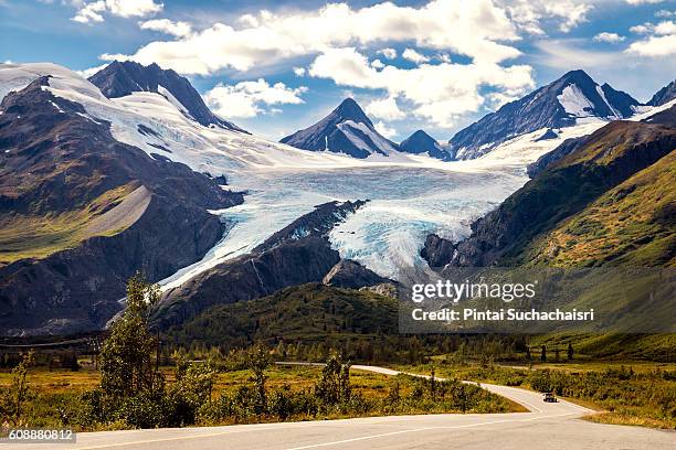warthington glacier in near valdez, alaska - prince william sound stock-fotos und bilder