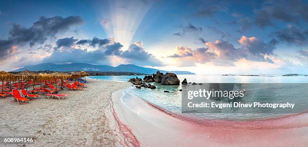 elafonissi beach - kreta stockfoto's en -beelden