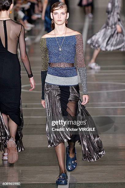 Model walks the runway at the Christopher Kane show during London Fashion Week Spring/Summer collections 2016/2017 on September 19, 2016 in London,...