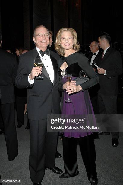 Paul Hale and Robin Bell attend FRENCH-AMERICAN FOUNDATION GALA DINNER at The Four Seasons Restaurant on November 7, 2007 in New York City.