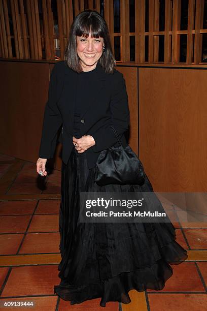 Lisa Robinson attends ; VANITY FAIR Oscar Party at Morton's on February 25, 2007 in Los Angeles, CA.