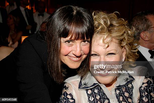 Lisa Robinson and Bette Midler attend VANITY FAIR Oscar Party at Morton's on February 25, 2007 in Los Angeles, CA.
