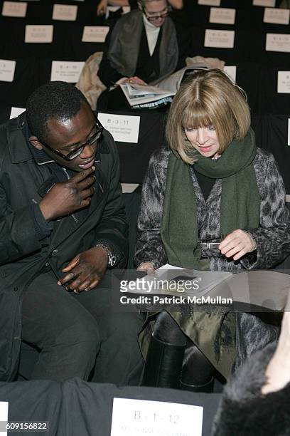 Edward Enninful and Anna Wintour attend Oscar de la Renta Fall 2007 Collection at The Tent on February 5, 2007 in New York City.