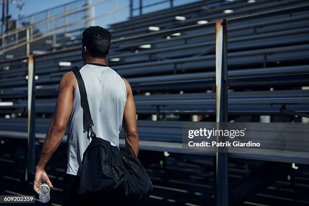 track runners - sporttas stockfoto's en -beelden