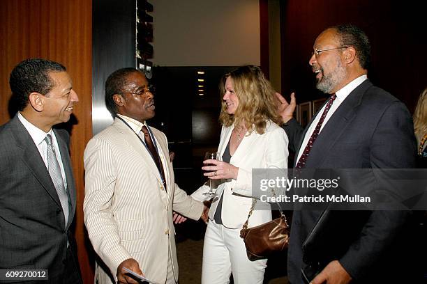 Guest, Ed Lewis, Nancy Elder and Dick Parsons attend CONVERSATIONS ON THE CIRCLE With Senator Barack Obama And Dick Parsons at Time Warner...