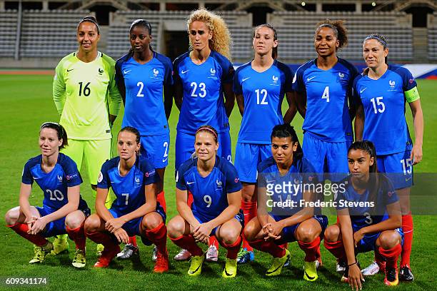 The French team Sarah Bouhaddi , Aissatou Tounkara , Kheira Hamraoui , Clarisse Le Bihan , Laura Georges , Elise Bussaglia captain , Anaig Butel ,...