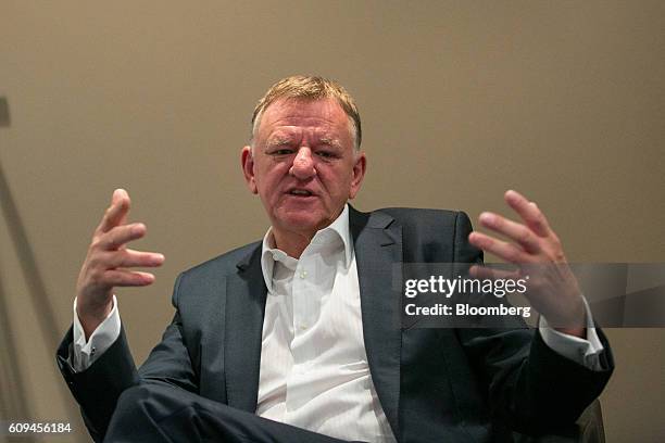92 Chairman Andreas Renschler Interview Stock Photos, HighRes Pictures