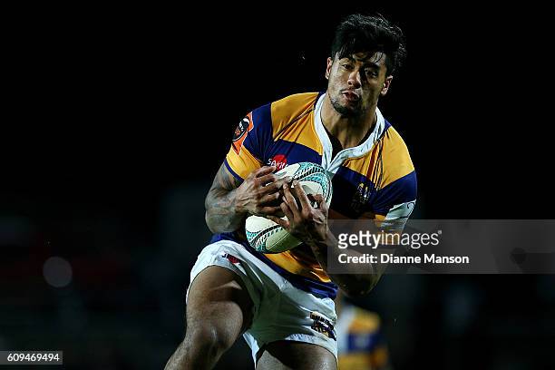 Regan Ware of Bay of Plenty gets a high ball during the Mitre 10 Cup round 6 match between Southland and Bay of Plenty at Rugby Park Stadium on...