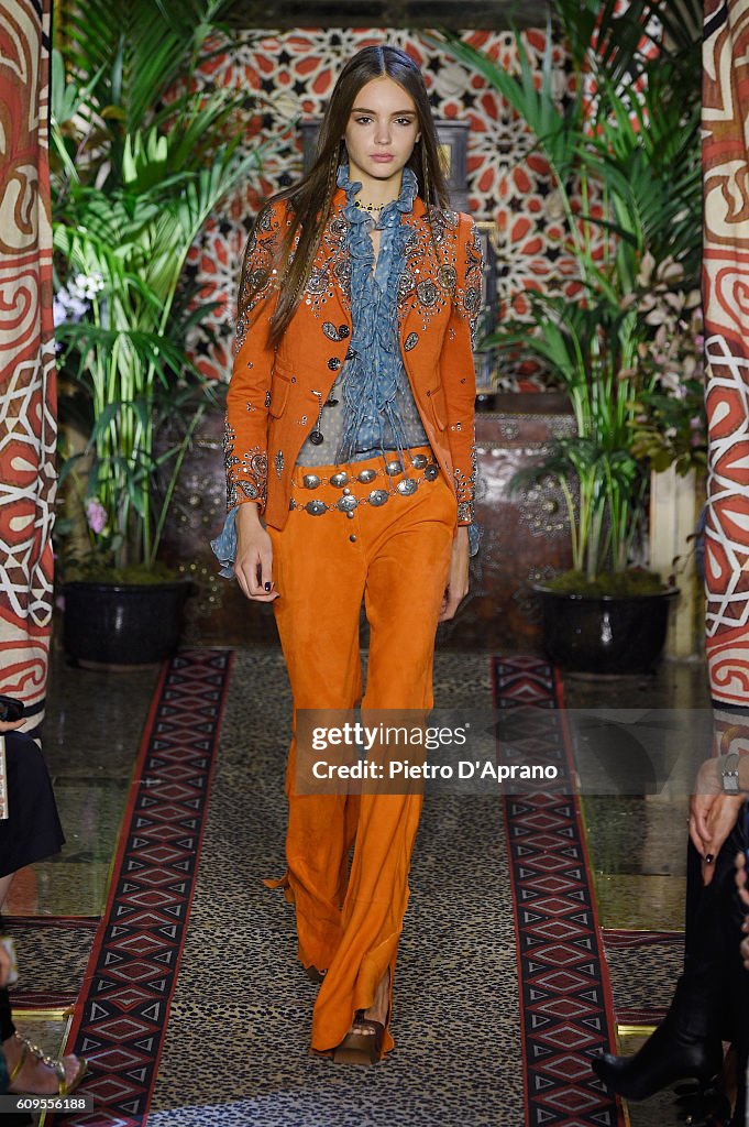 Roberto Cavalli - Runway - Milan Fashion Week SS17