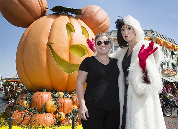 CA: Kelly Clarkson Celebrates Halloween Time With Cruella de Vil At Disneyland