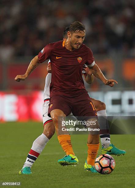 Francesco Totti of AS Roma in action during the Serie A match between AS Roma and FC Crotone at Stadio Olimpico on September 21, 2016 in Rome, Italy.