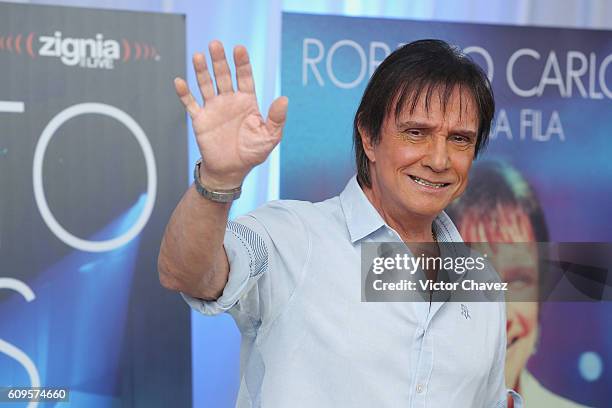 Brazilian singer-songwriter Roberto Carlos attends a press conference to promote his album "Primera Fila" and his Latin America tour at Hyatt Regency...