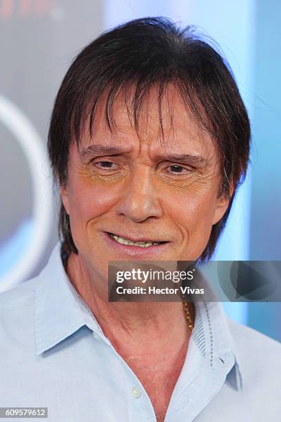 Brazilian singer Roberto Carlos poses during a press conference at Hyatt Regency Polanco Hotel on September 21, 2016 in Mexico City, Mexico.