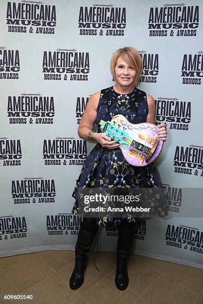 Shawn Colvin poses backstage with her Trailblazer Award at the Americana Honors & Awards 2016 at Ryman Auditorium on September 21, 2016 in Nashville,...