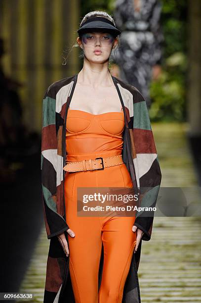 Lindsey Wixson walks the runway at the Max Mara show during Milan Fashion Week Spring/Summer 2017 on September 22, 2016 in Milan, Italy.