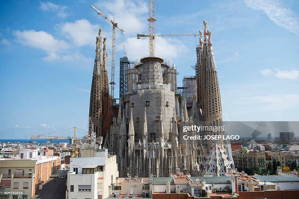 SPAIN-ARCHITECTURE-GAUDI-SAGRADA-FAMILIA