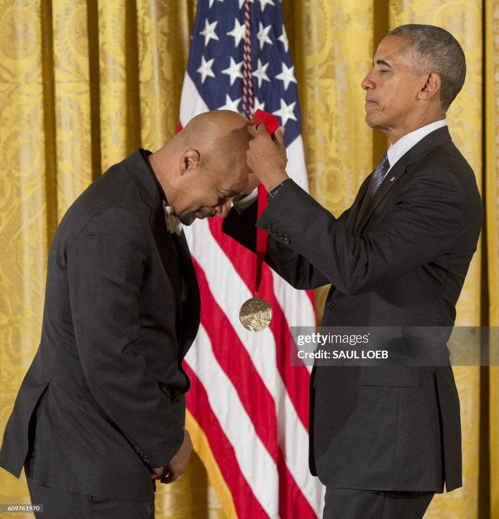 US-POLITICS-OBAMA-ARTS-MEDAL