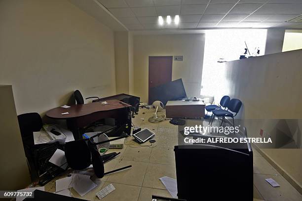 31 Trashed Office Stock Photos, High-Res Pictures, and Images - Getty ...