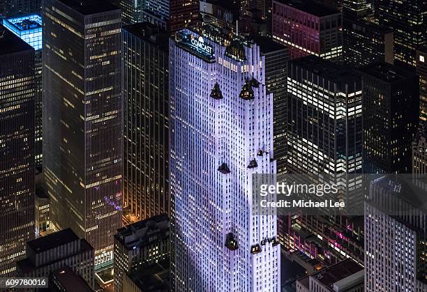 aerial new york at night - rockefeller center foto e immagini stock
