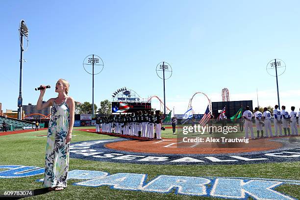Emily Reed Singer 408 Emily Reed Stock Photos, High-Res Pictures, and Images - Getty Images