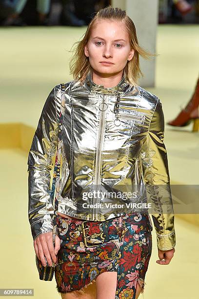 Model walks the runway at the Marques Almeida show during London Fashion Week Spring/Summer collections 2017 on September 20, 2016 in London, United...