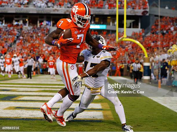 Mike Williams of the Clemson Tigers pulls in this touchdown reception against Lance Austin of the Georgia Tech Yellow Jackets at Bobby Dodd Stadium...