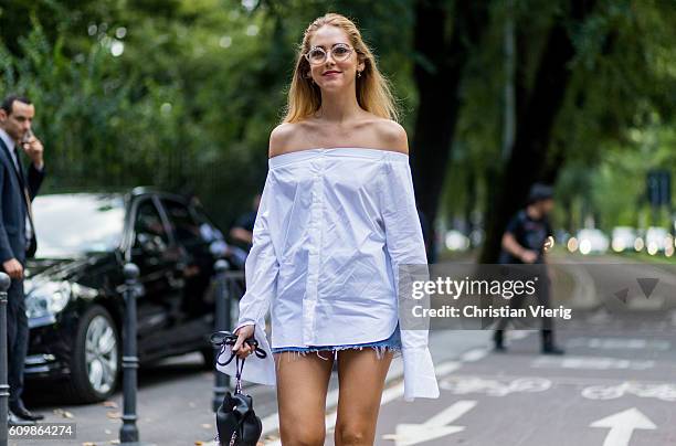 Chiara Ferragni wearing Frankie camicia , shorts levis, bag loewe outside Pucci during Milan Fashion Week Spring/Summer 2017 on September 22, 2016 in...