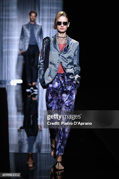 Giorgio Armani - Runway - Milan Fashion Week SS17 Giorgio Armani - Runway - Milan Fashion Week SS17