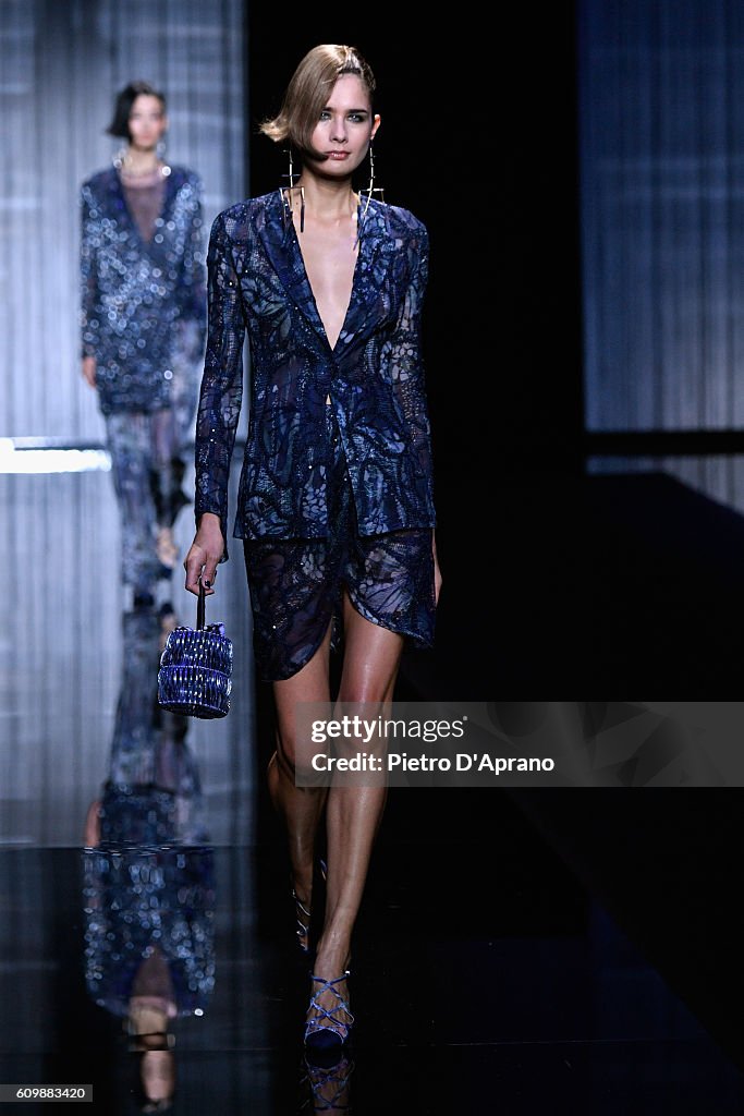 Giorgio Armani - Runway - Milan Fashion Week SS17