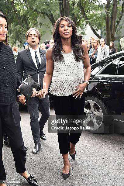 Serena Williams arrives at the Giorgio Armani show during Milan Fashion Week Spring/Summer 2017 on September 23, 2016 in Milan, Italy.