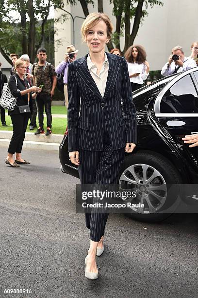 Sonia Bergamasco arrives at the Giorgio Armani show during Milan Fashion Week Spring/Summer 2017 on September 23, 2016 in Milan, Italy.