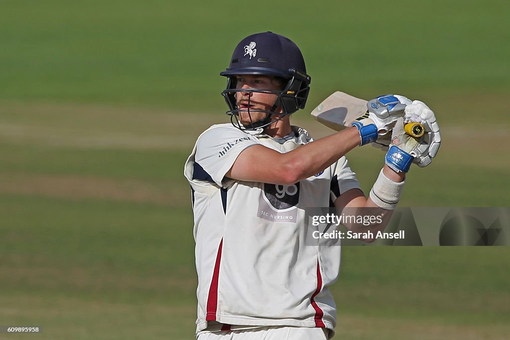 Kent v Essex: Specsavers County Championship Division 2