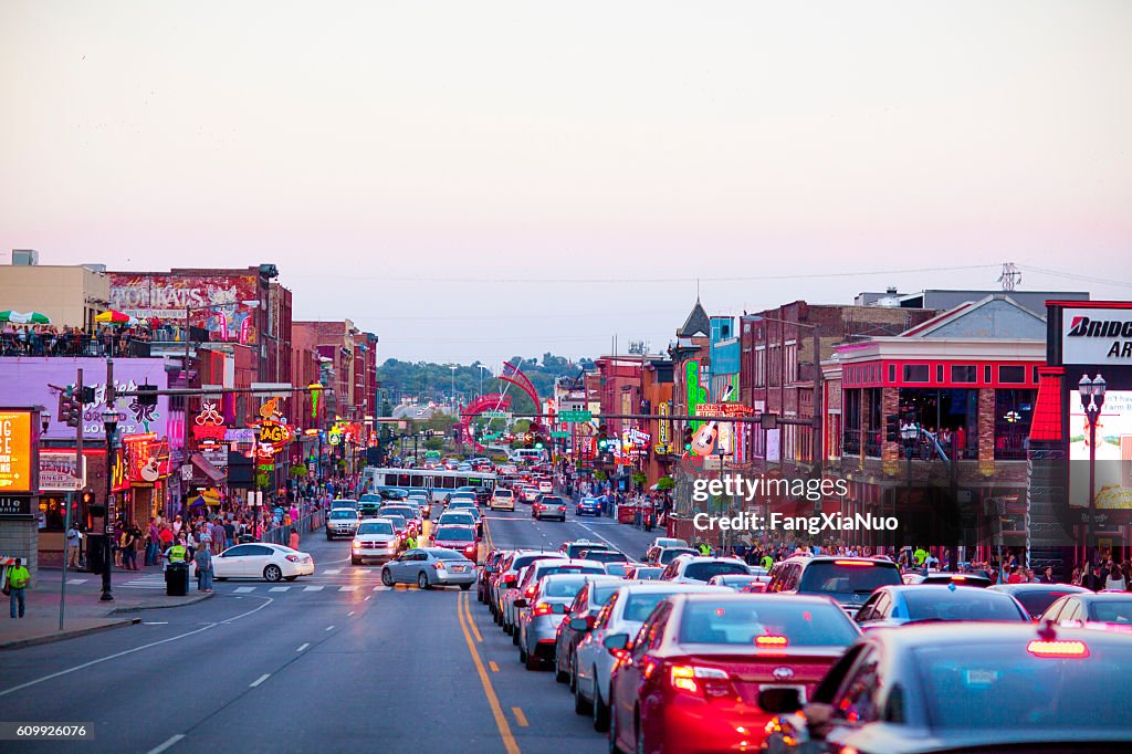 Downtown Nashville music entertainment establishments